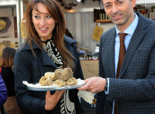 Elisa Di Francisca con il sindaco Andrea Pierotti 02