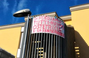 Manifestazione a Fabriano contro la chiusura di ostetricia e ginecologia dell'ospedale "E. Profili"